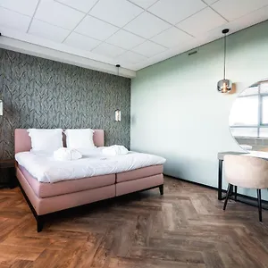 https://onderwijshotel-de-rooi-pannen-eindhoven.utrechthotels.net